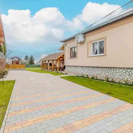 Apartment Antal Vendeghaz